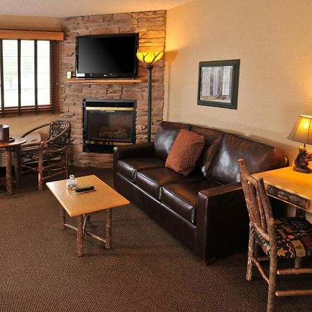 Boarders Inn & Suites By Cobblestone Hotels In Waukon Zewnętrze zdjęcie