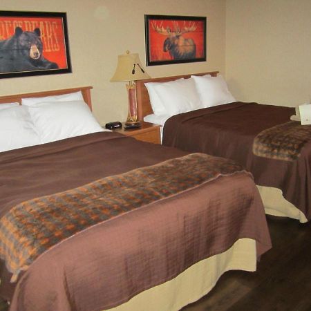 Boarders Inn & Suites By Cobblestone Hotels In Waukon Zewnętrze zdjęcie