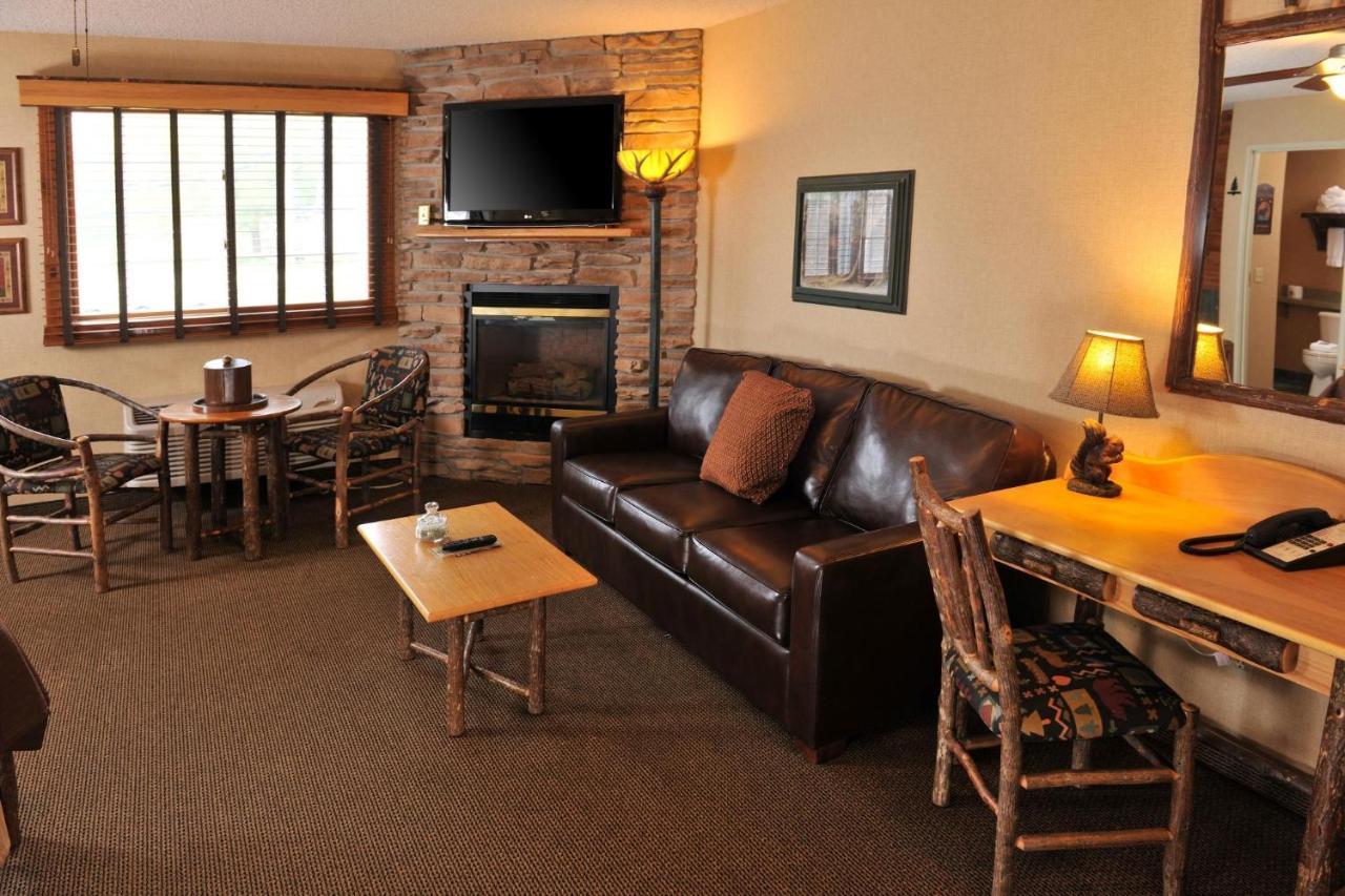 Boarders Inn & Suites By Cobblestone Hotels In Waukon Zewnętrze zdjęcie